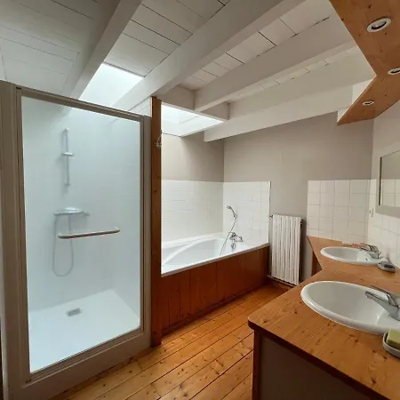 De Charme Avec Jardin Et Piscine *