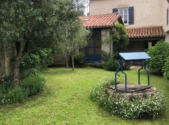 De Charme Avec Jardin Et Piscine Privat bolig Coulonges-sur-l'Autize